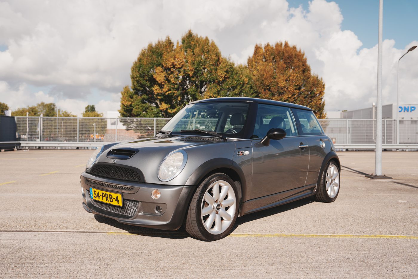 MINI Cooper S R53 schuin van voren