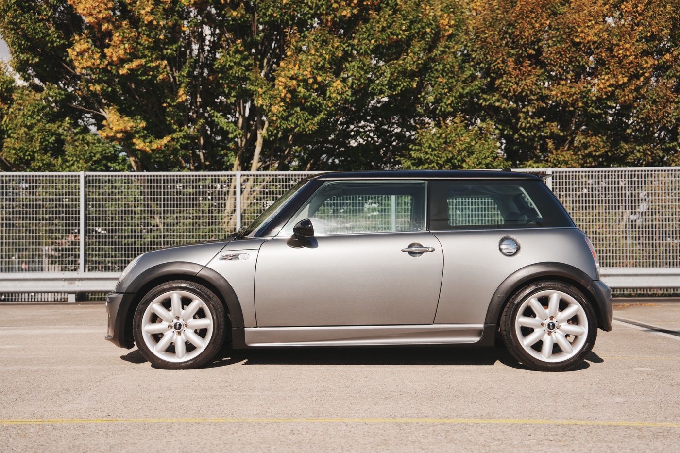 MINI Cooper S R53 in volledig zijprofiel