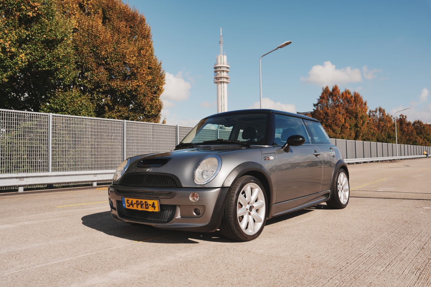 MINI Cooper S R53 schuin van voren
